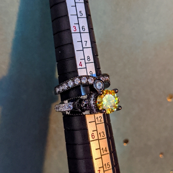 Skull Engagement Ring Set Size 5 - Picture 9 of 12
